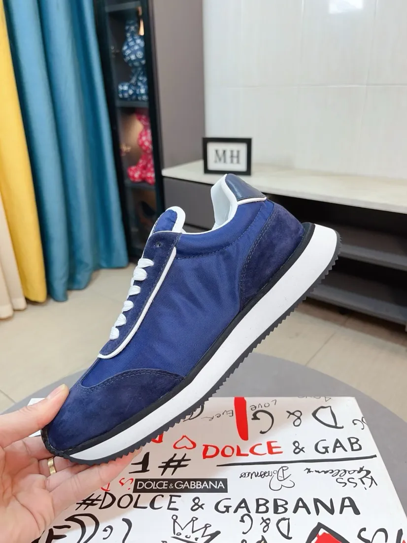 Men's shoes 💰458🌹🌹"Dolce & Gabbana DG" original imported first-layer cowhide ➕ sheepskin lining, light on the foot, comfortable, versatile, original special outsole 🔥favored by trendy men, welcome to compare quality 🔥exquisite luxury, super A level! Compared with the genuine product at the counter, the version is no worse at all! Code number 38-46